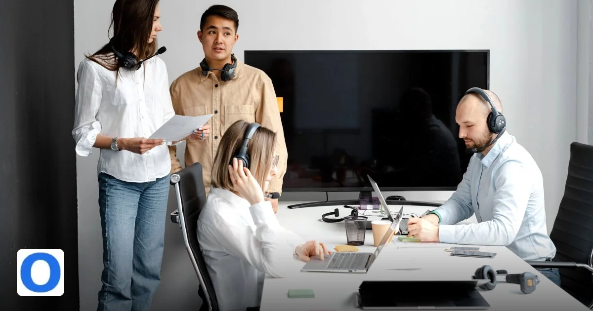 How to Measure Customer Support Quality: The 5 Metrics That Actually Matter - group of call center agents working together